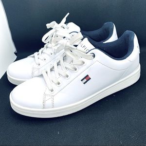 Mens Tommy Hilfiger leather low top tennis shoes size 9.5